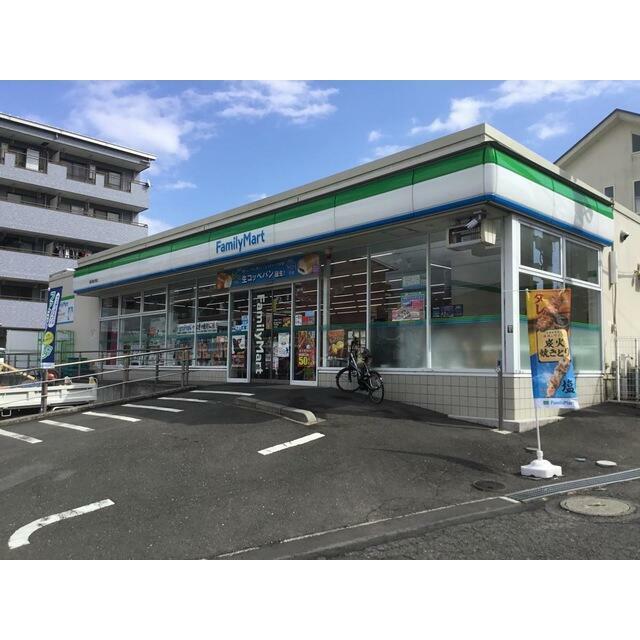コンビニ　ファミリーマート　藤沢藤が岡店（コンビニ）まで320m