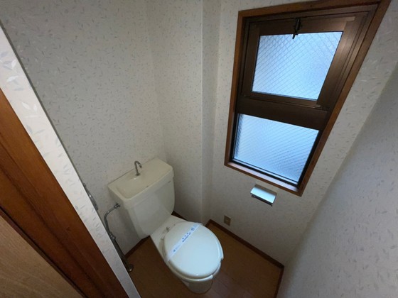 トイレ　※別号室の写真です。