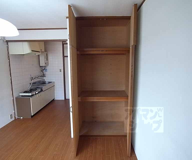 収納　天井まである大型収納です。