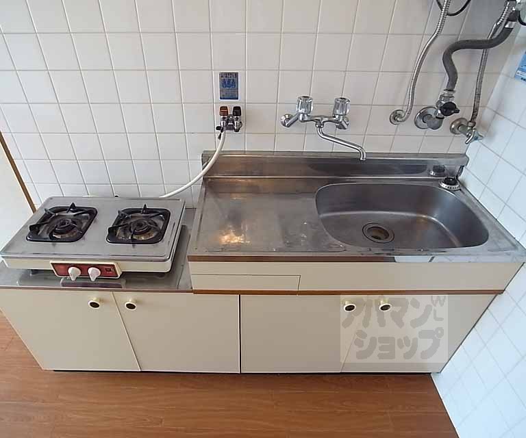 その他部屋・スペース　まな板スペースもちゃんとあるキッチンを完備しております。