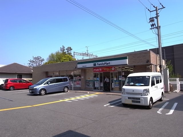 コンビニ　ファミリーマート　芦屋東山町店（コンビニ）まで164m