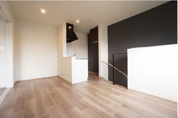 居室・リビング　別号室参考写真