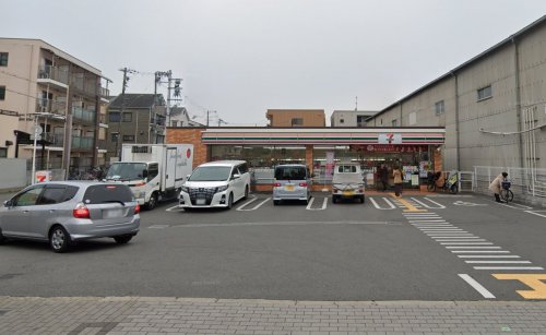 コンビニ　セブンイレブン 大阪横堤3丁目店（コンビニ）まで391m