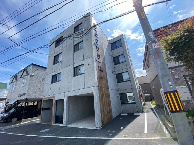 建物外観　札幌市西区二十四軒４条「プレドニア琴似」