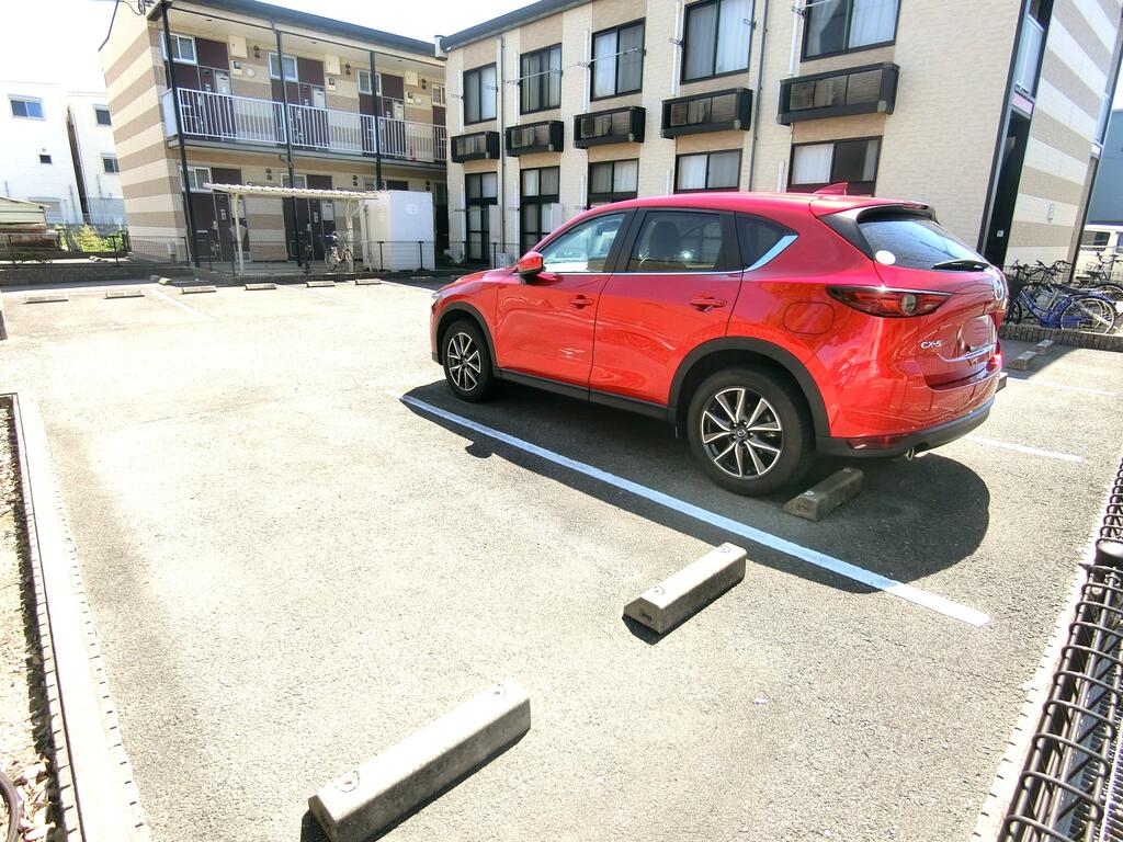 駐車場　駐車場枠12台有ります！空き確認はお問い合わせください☆