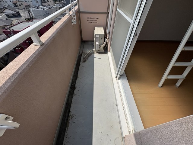 バルコニー　お洗濯にも便利なバルコニー付き