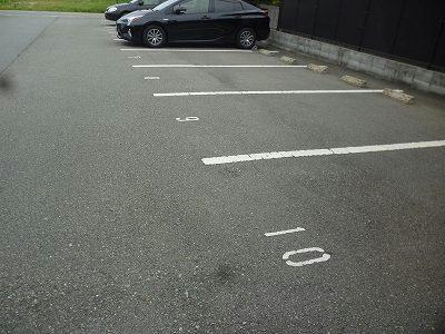 駐車場　敷地内