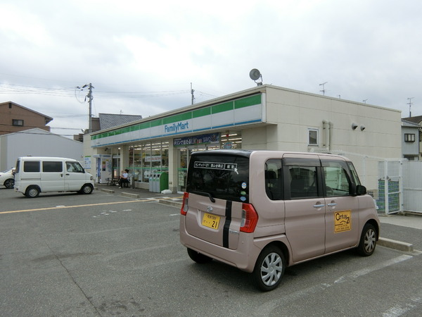 コンビニ　ファミリーマート富田林中野町店（コンビニ）まで2037m