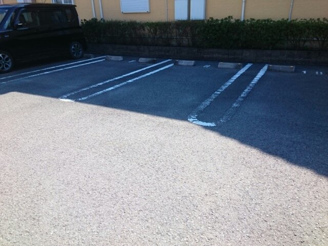 駐車場　車をお持ちの方に嬉しい駐車場付きの物件です