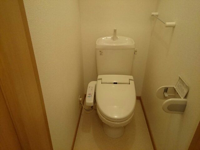 トイレ　清潔感のあるトイレです