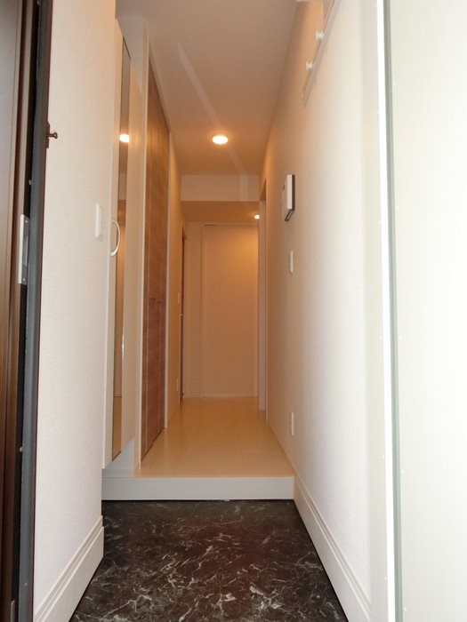 玄関　同建物別室の物になります。