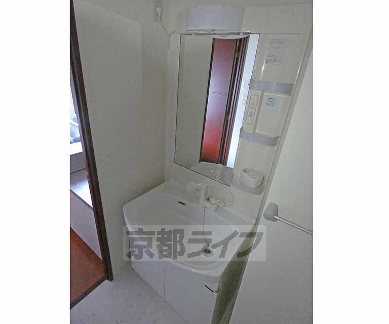 洗面設備　洗面台です。