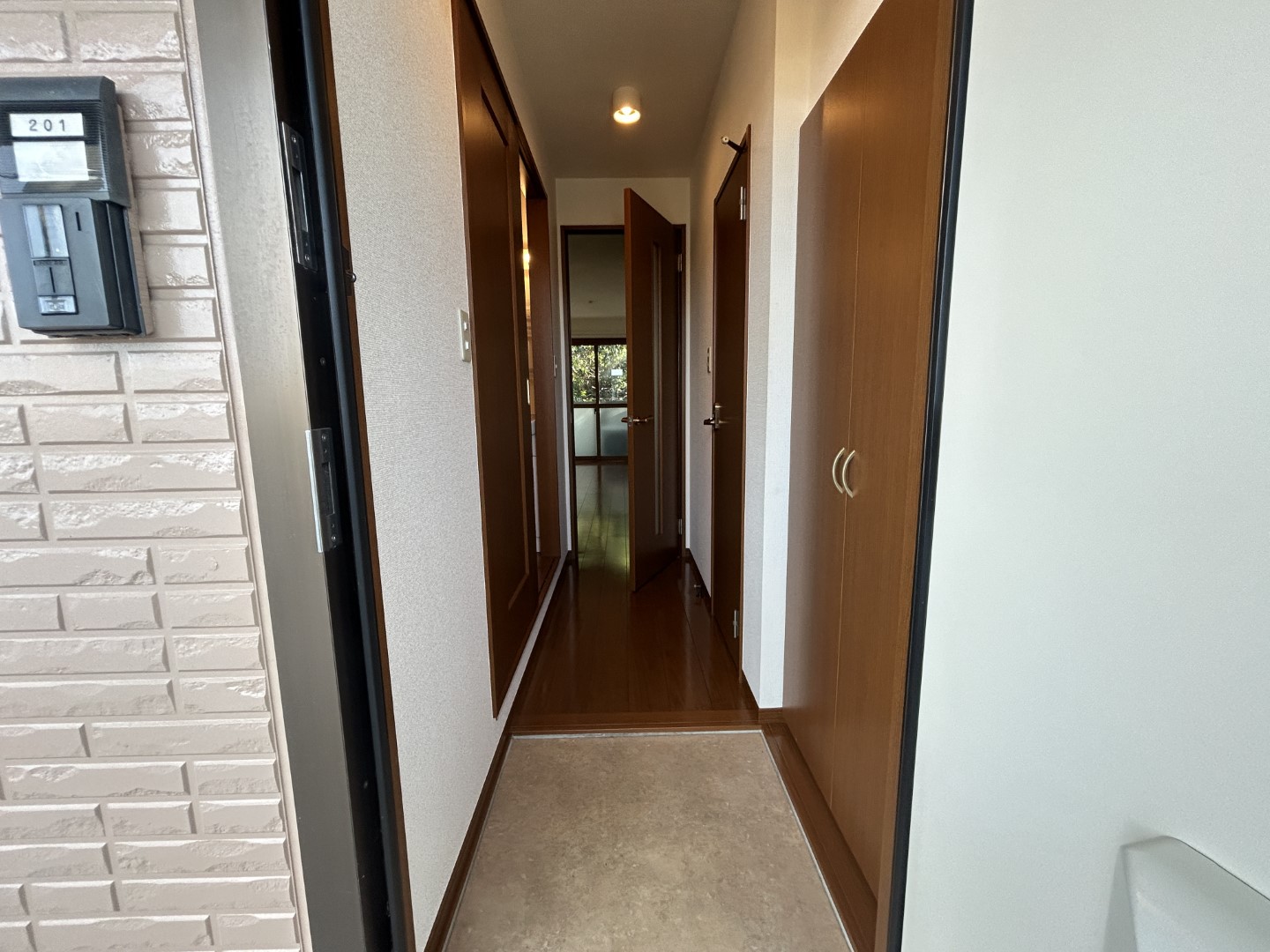 玄関　シューズボックスあります