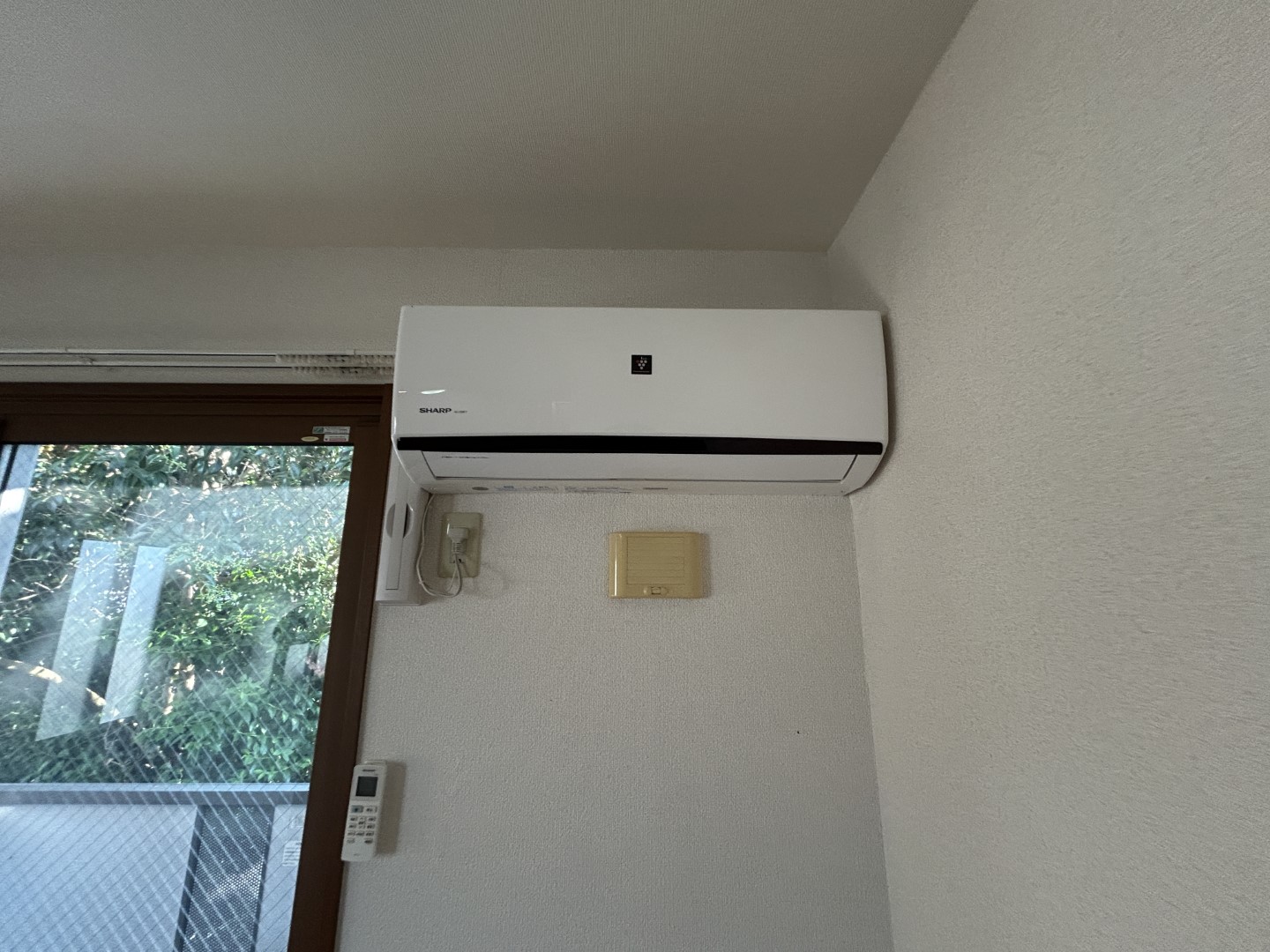 その他　エアコンついています