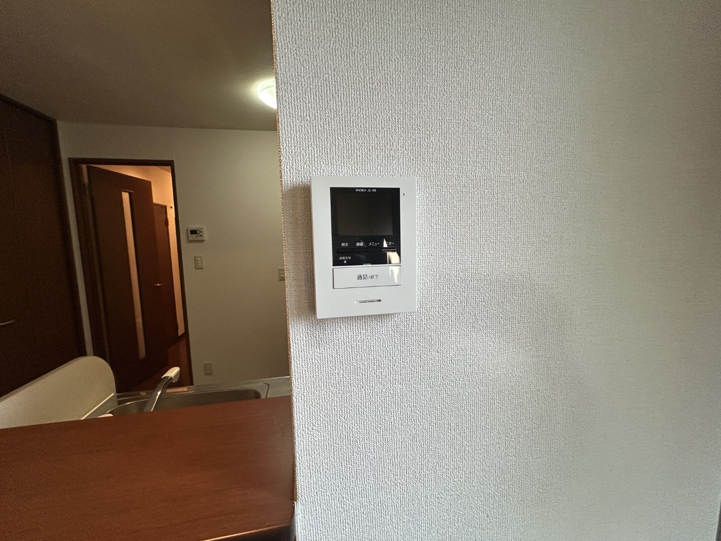 セキュリティ　モニター付きインターホン