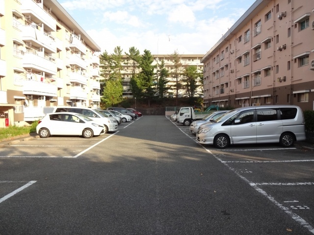 駐車場　駐車場