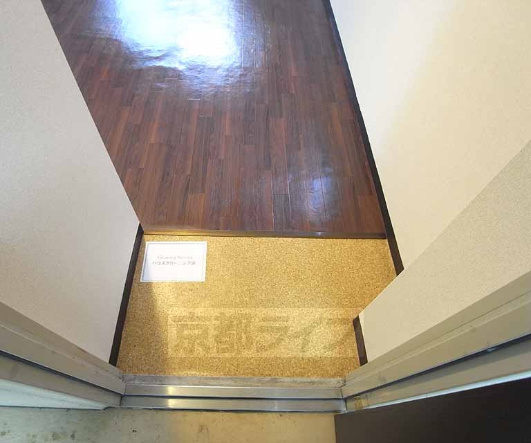 玄関　玄関には靴箱も置けそうです。