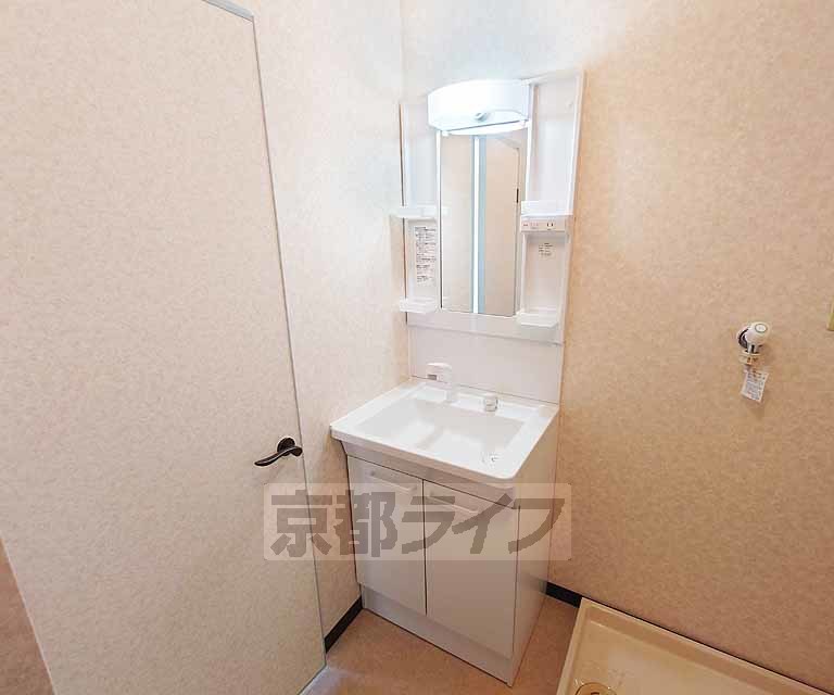 洗面設備　独立洗面台があります。