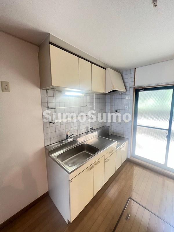 キッチン　コンパクトなキッチンで掃除もラクラク