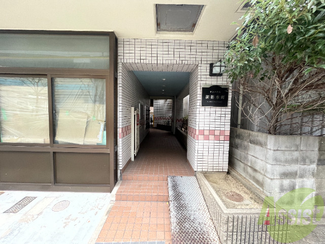 エントランス　単車・自転車置き場になります