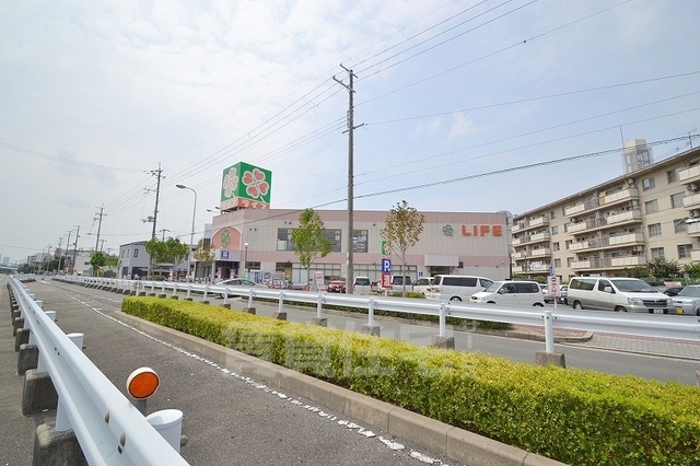 スーパー　ライフ　崇禅寺店（スーパー）まで805m