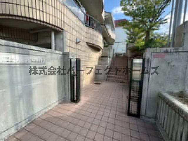 エントランス　清潔なエントランスです