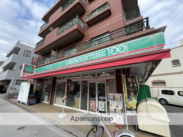 コンビニ　ローソンストア１００（コンビニ）まで892m