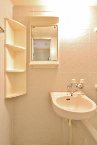 洗面設備　参考写真（同物件別部屋）