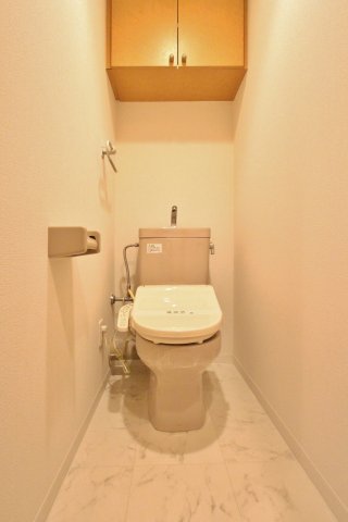 トイレ　参考写真（同物件別部屋）