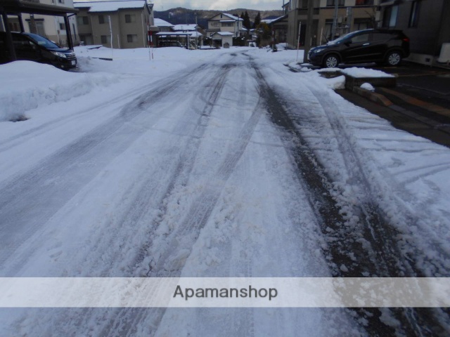 その他　前面道路（その他）まで0m