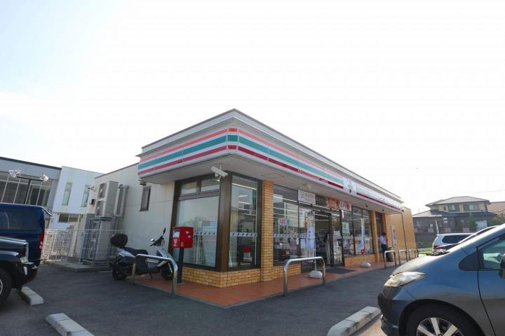 コンビニ　セブンイレブン（コンビニ）まで4051m
