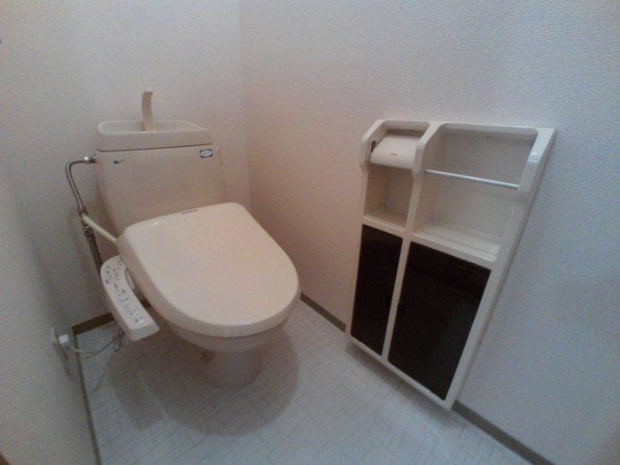 トイレ　※別号室参考写真です