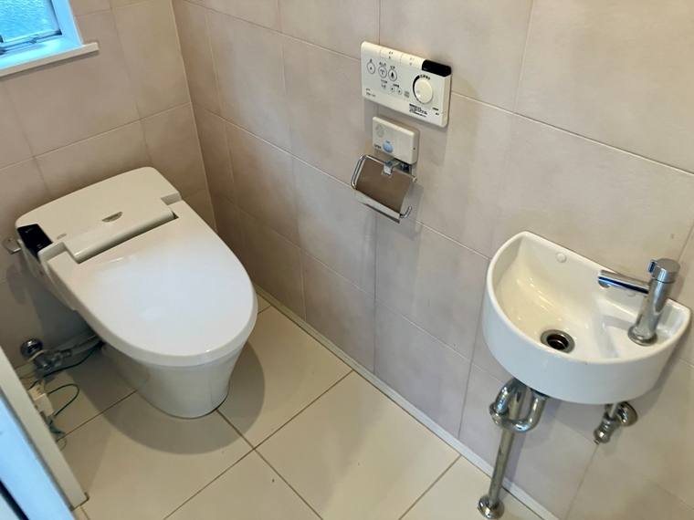 トイレ　トイレ