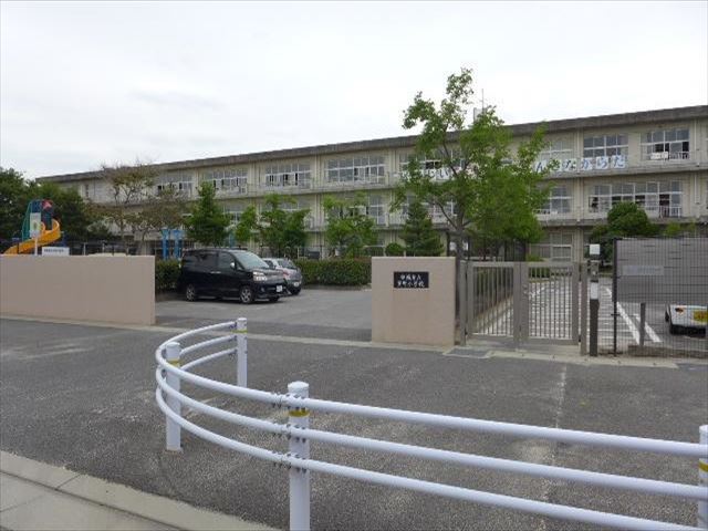 小学校　里町小学校（小学校）まで863m