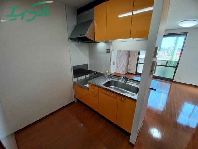 キッチン　同型参考写真