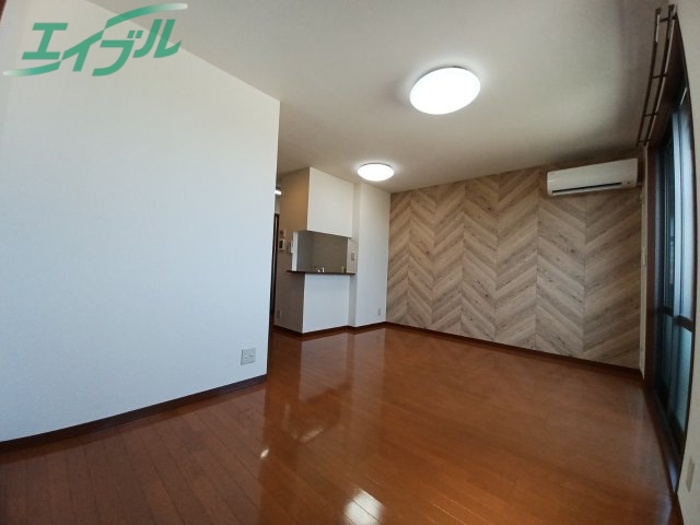 居室・リビング　同型参考写真