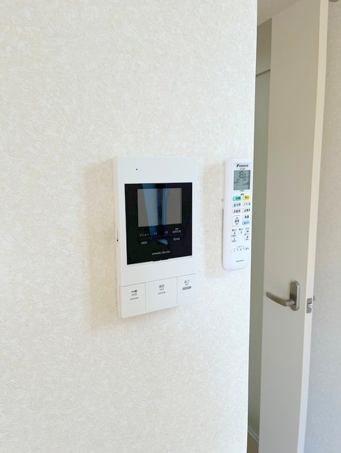 セキュリティ　モニター付きインターホン