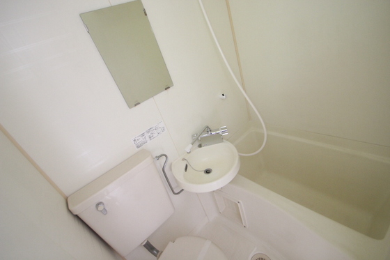 洗面設備　※別号室の写真です