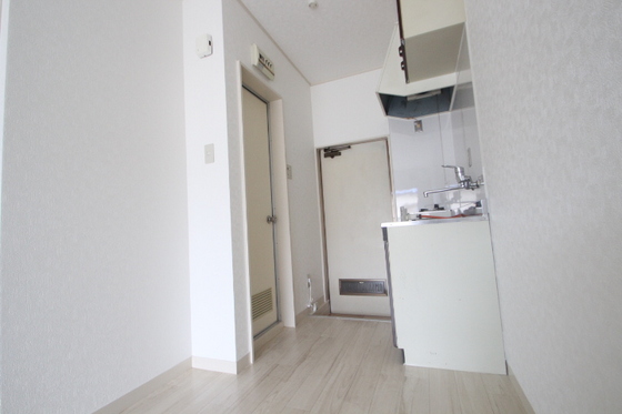 玄関　※別号室の写真です