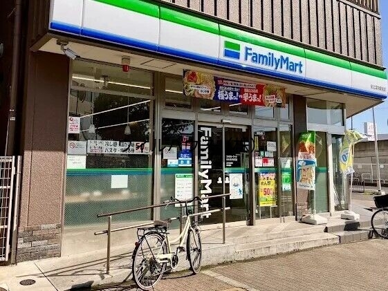 コンビニ　ファミリーマート泉北深井駅前店（コンビニ）まで970m