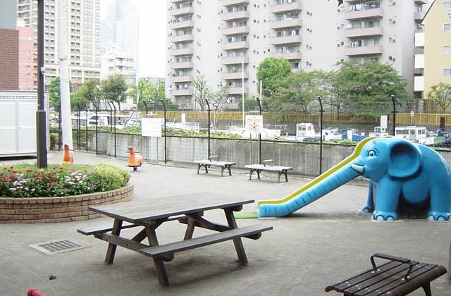 公園　勝どき二丁目児童遊園（公園）まで438m