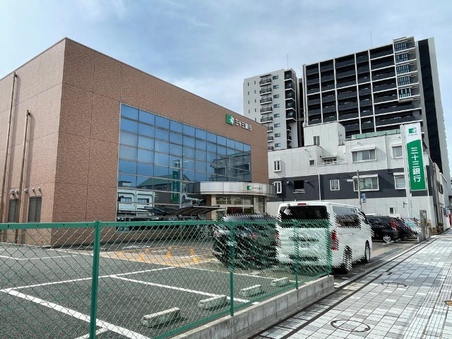 銀行　三十三銀行桑名中央支店（銀行）まで291m