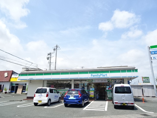 コンビニ　ファミリーマート（コンビニ）まで347m