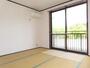 その他　掃出し窓があり明るいお部屋です
