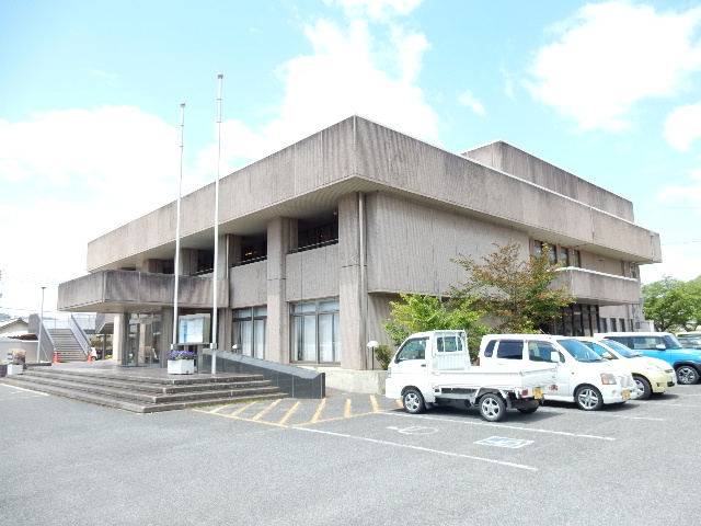 その他　瀬戸公民館（その他）まで662m