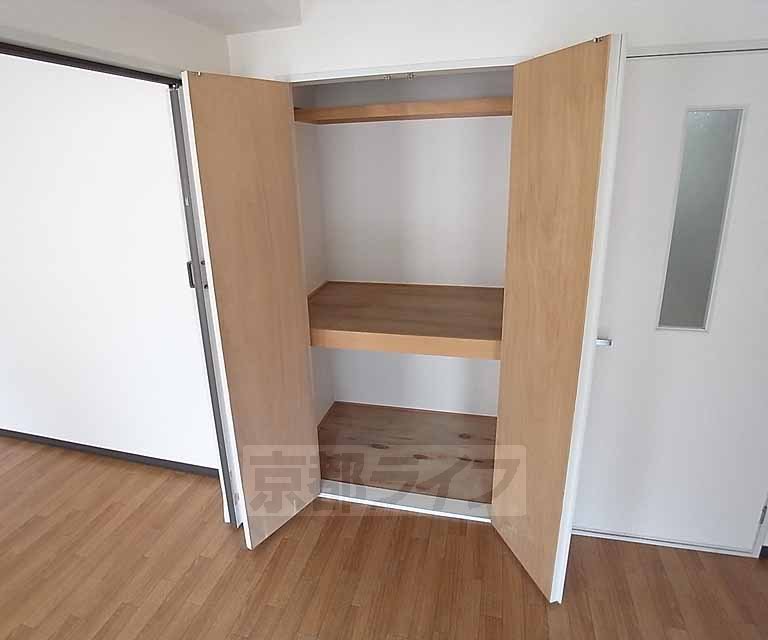 収納　奥行きある収納