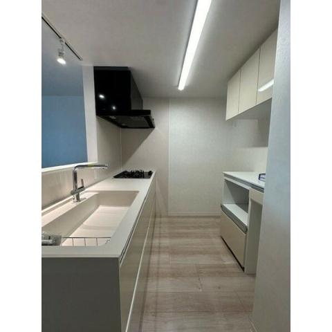 コンビニ　ファミリーマートメトロ恵比寿駅前店（コンビニ）まで1321m