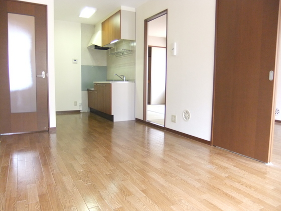 居室・リビング　※他号室の写真です。