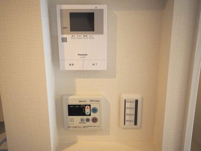 セキュリティ　来訪者の確認ができるモニター付インターホン