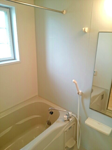 バス・シャワールーム　追い焚き、浴室乾燥機完備してます